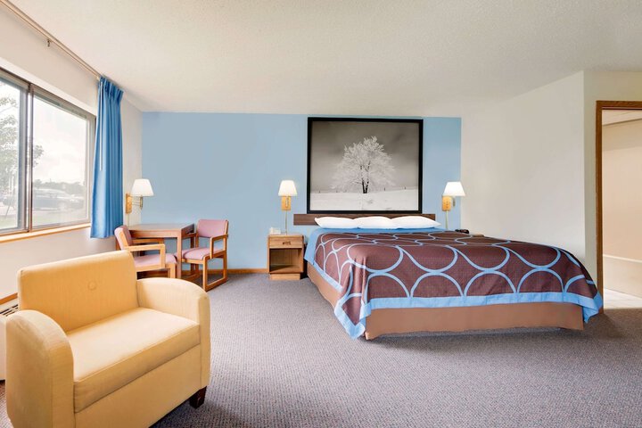 Super 8 by Wyndham Centerville