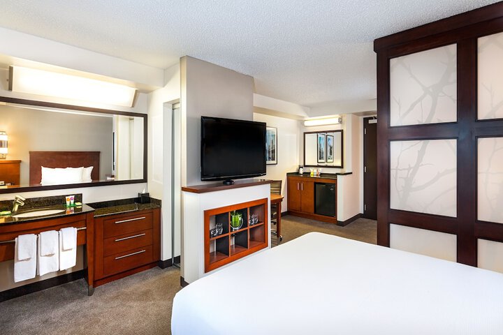 Room 17 of 25