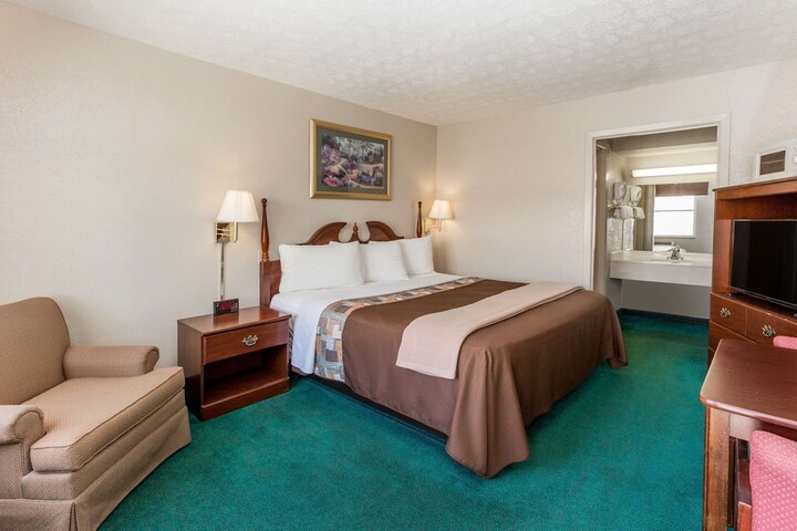 Room 15 of 16