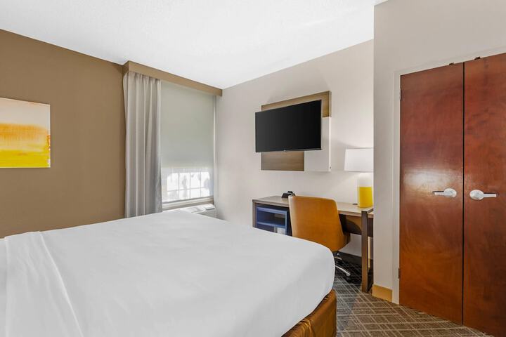Comfort Suites Sumter near Shaw AFB