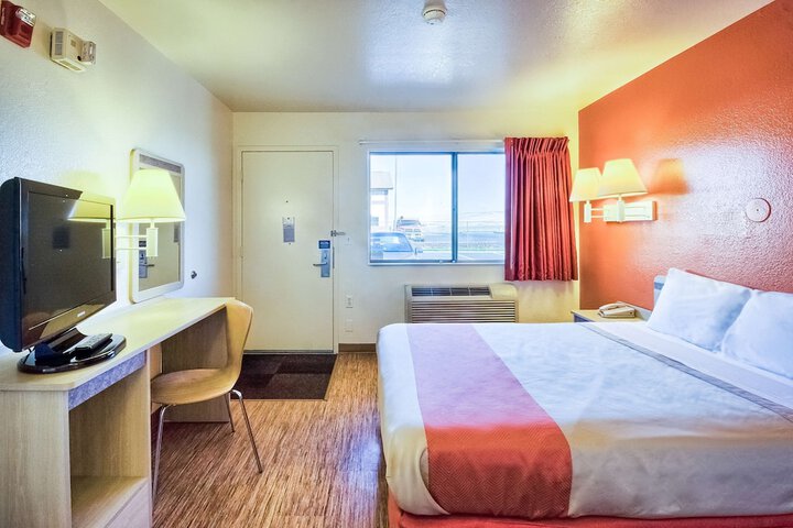 Room 14 of 42