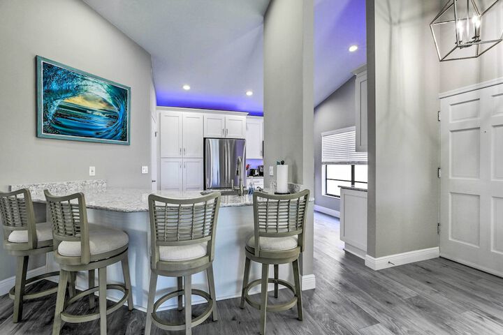 Private Dock & Saltwater Pool: Apollo Beach House