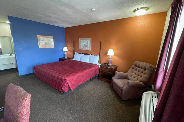 Room 63 of 107
