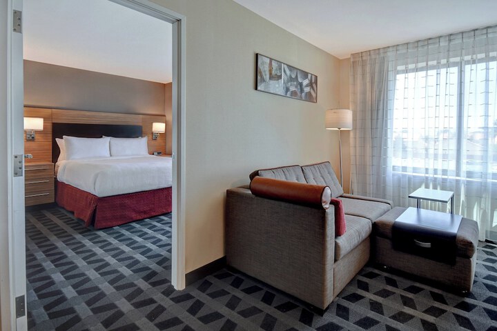 Room 28 of 45