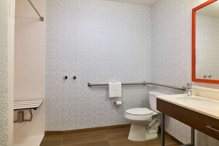 Room 8 of 41