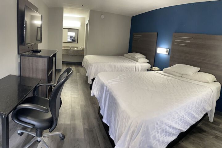 Room 8 of 16