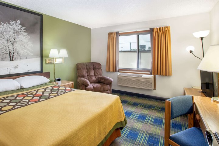 Room 3 of 17