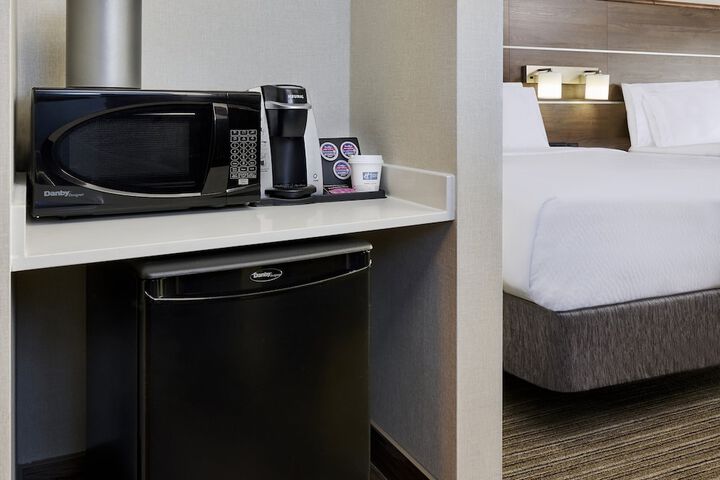 Holiday Inn Express and Suites Brantford by IHG