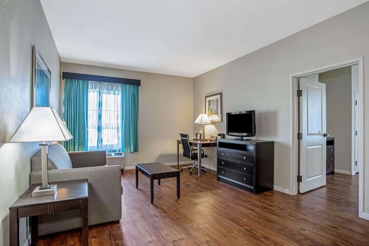 Room 16 of 27