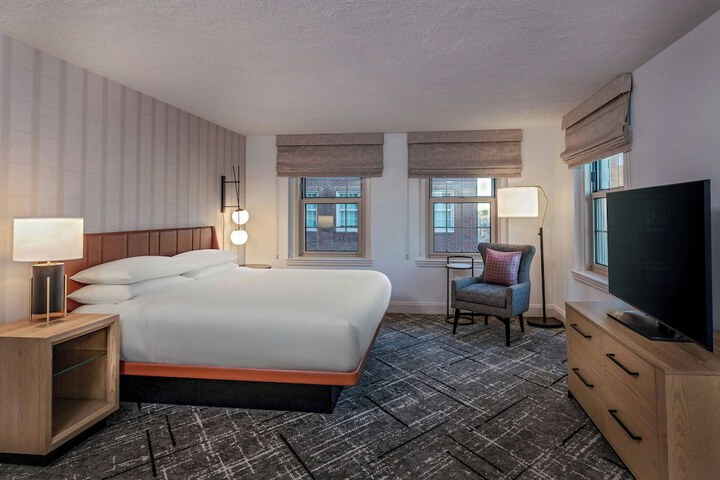 Sheraton Commander Hotel