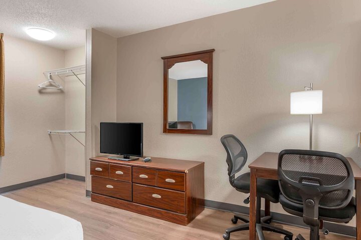 Room 16 of 25