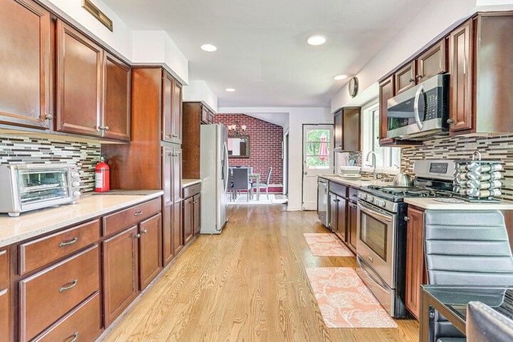 Pet-friendly Vacation Rental w / Lake Access