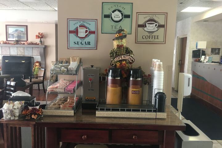 Breakfast/Coffee Service 36 of 44