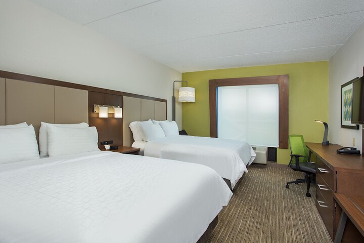 Room 17 of 28