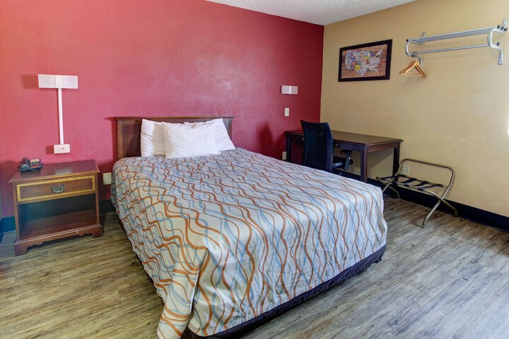 Room 20 of 26