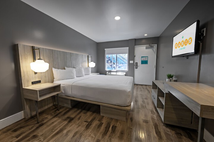 Room 13 of 34