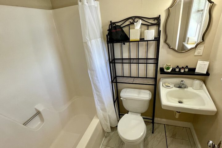 Room 27 of 156
