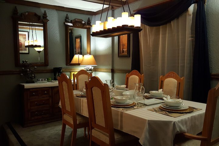 Dining 17 of 22