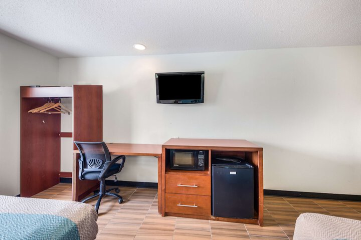 Room 13 of 29