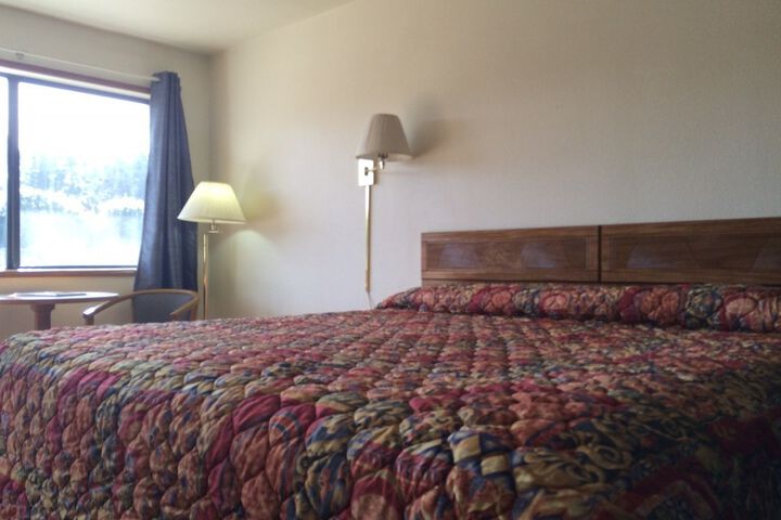 Room 33 of 43