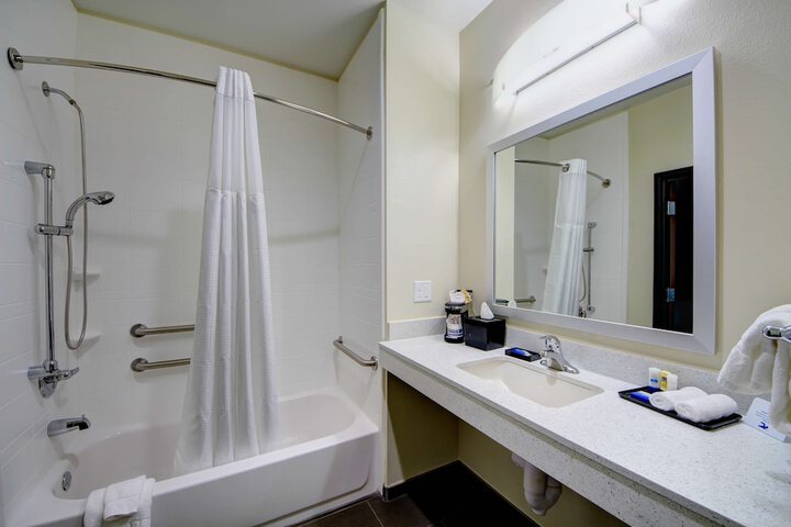 Room 14 of 32