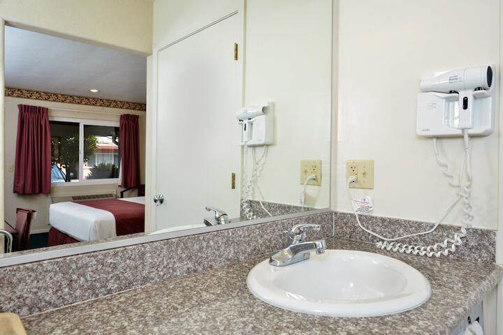 Room 14 of 21