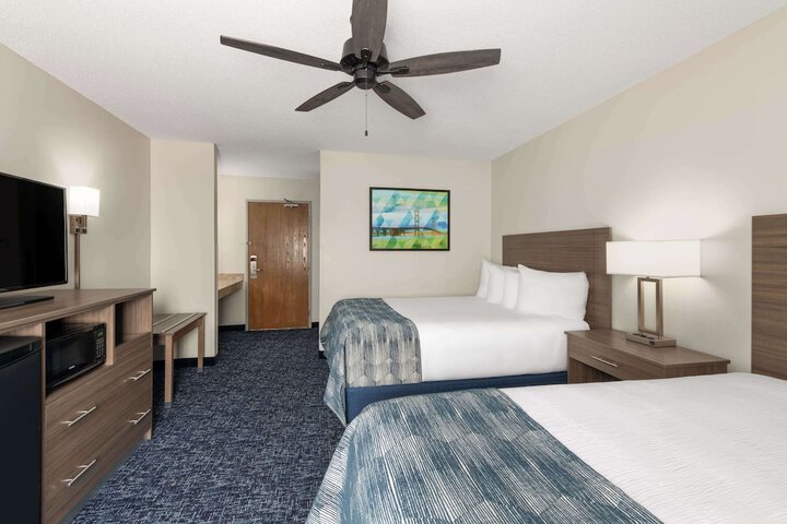 Room 14 of 32