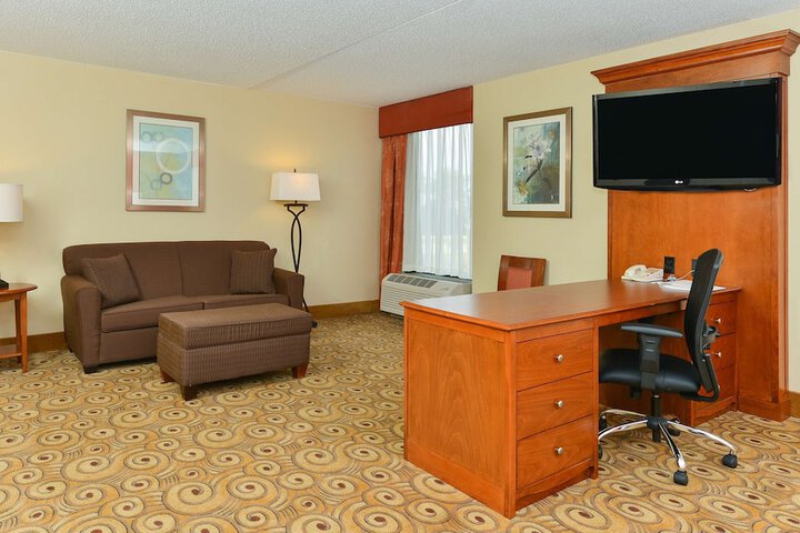 Room 10 of 34
