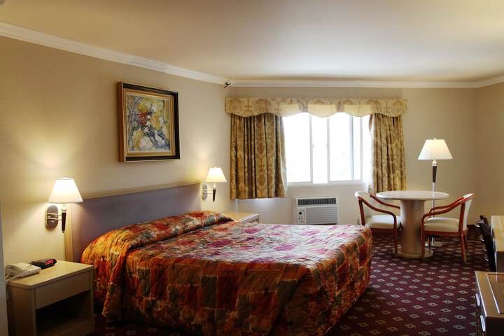 Room 19 of 37