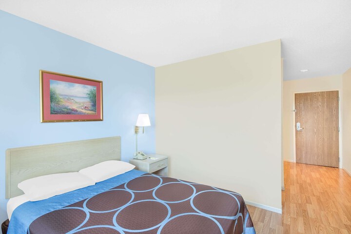 Room 27 of 44
