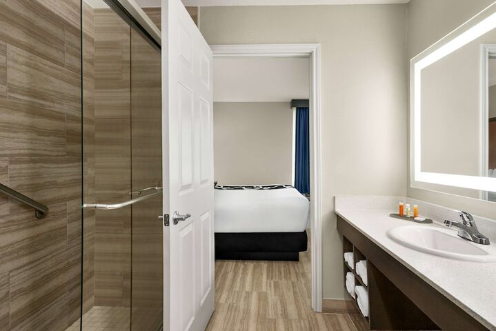 Room 28 of 41