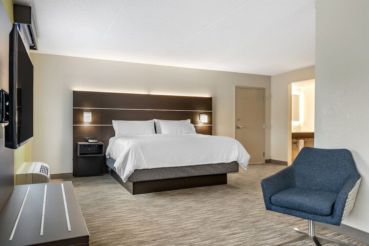 Room 10 of 24