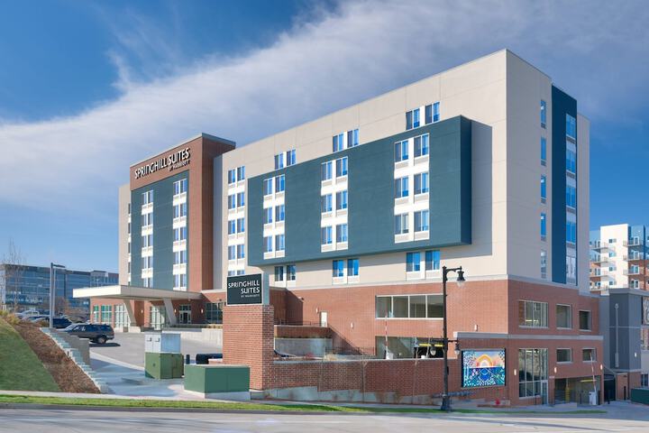Hotel 2 of 32