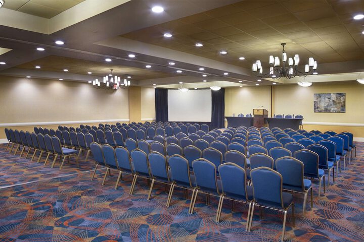 DOUBLETREE BY HILTON NORWALK