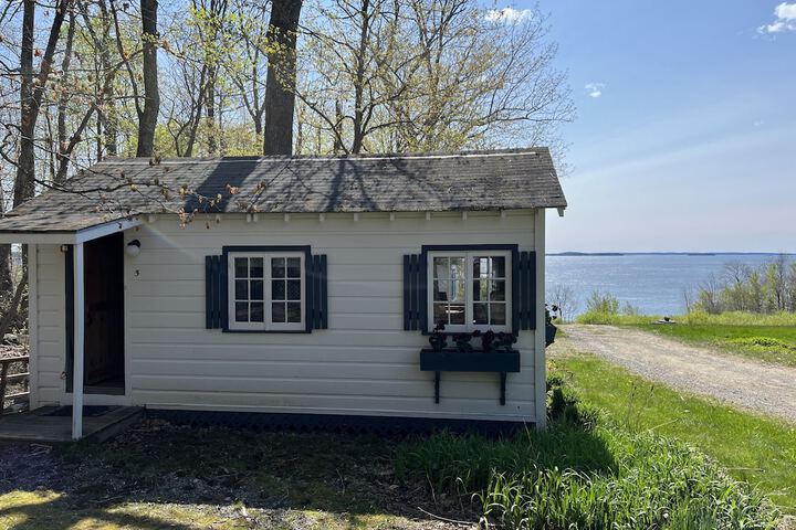 High Tide Inn