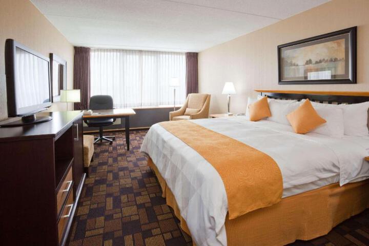 Radisson Hotel Milwaukee West