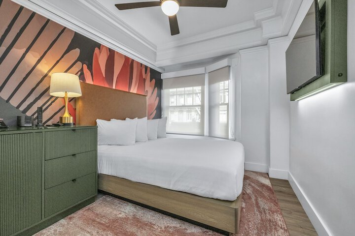 Room 90 of 100