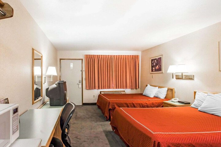 Room 20 of 29