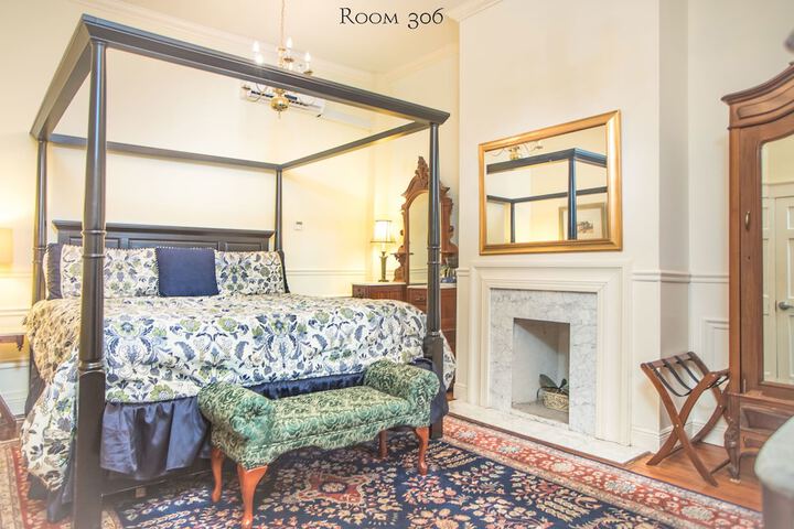 Room 160 of 170