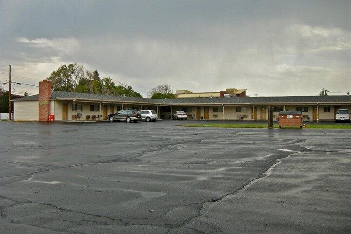 The Hub Motel