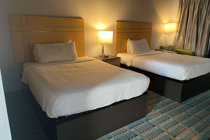 Room 11 of 24