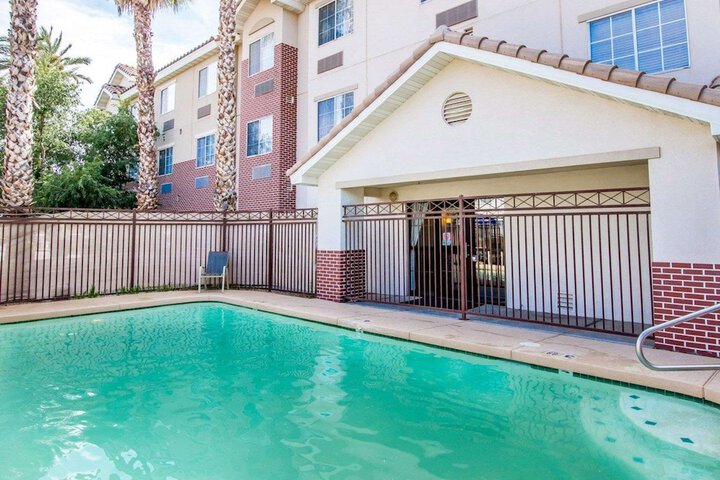 Pool 8 of 28