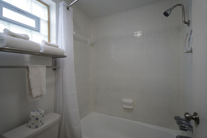 Room 12 of 44