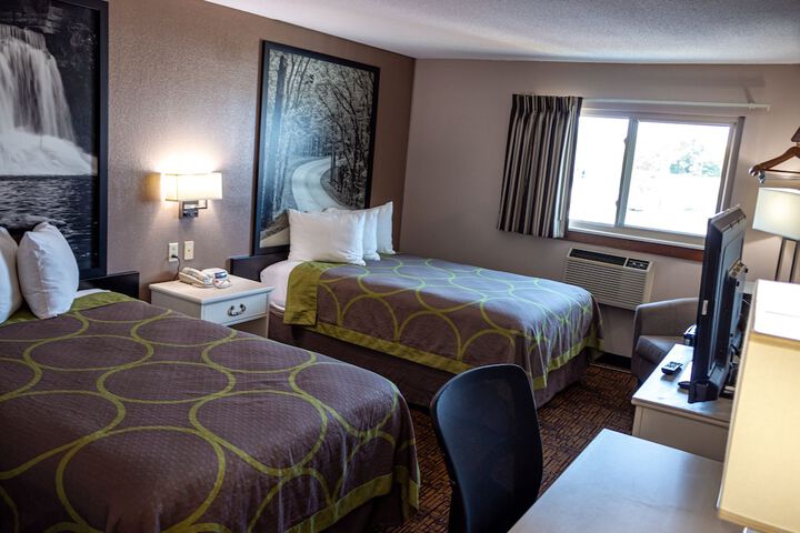 Super 8 by Wyndham Indianapolis / Emerson Ave