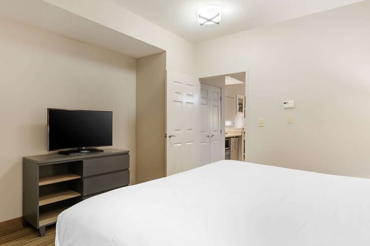 Room 9 of 41