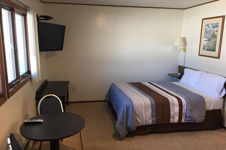 Coho Motel and Suites