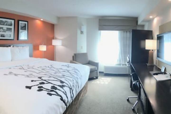 Room 21 of 35