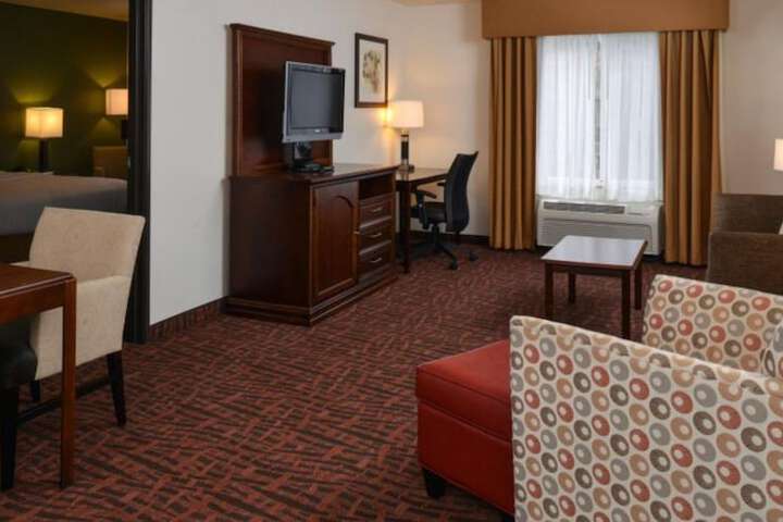 Room 13 of 36