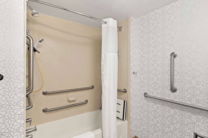Room 20 of 26