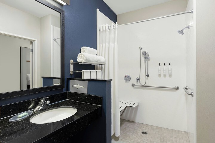 Fairfield Inn & Suites Minneapolis St. Paul / Roseville